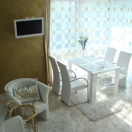 Bella Casa * לנגנרגן